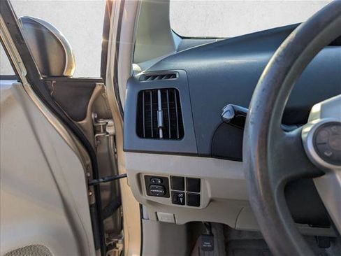 Used 2010 Toyota Prius Three image 11