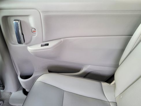 Used 2015 Nissan Quest SL FWD image 14