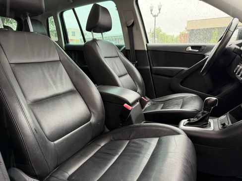 Used 2017 Volkswagen Tiguan Sport FWD image 12