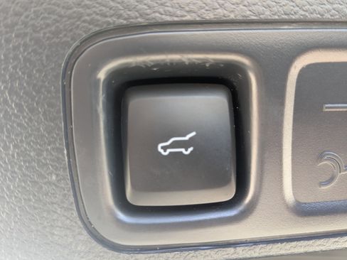 Used 2023 Ford Expedition Platinum image 17