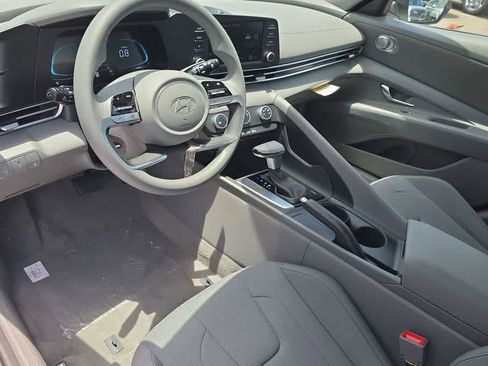 New 2026 Hyundai Elantra SE FWD image 15