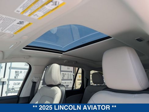 Used 2025 Lincoln Aviator AWD w/ Equipment Group 101A image 26