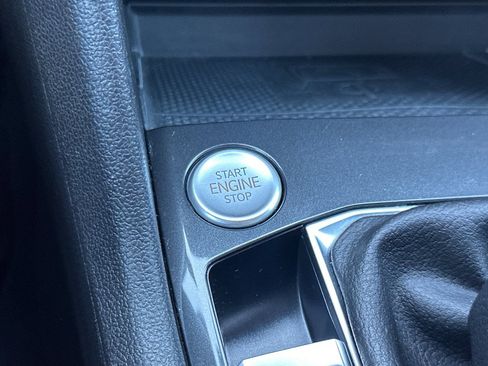 Used 2022 Volkswagen Tiguan SEL R-Line image 33