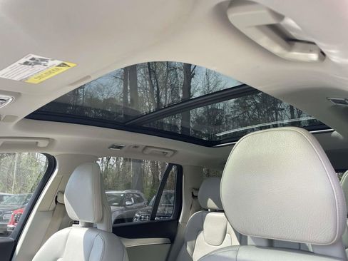 Used 2018 Volvo XC90 T6 Momentum w/ Convenience Package image 19