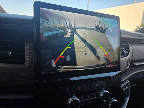 Used 2023 Ford Expedition Limited image 29