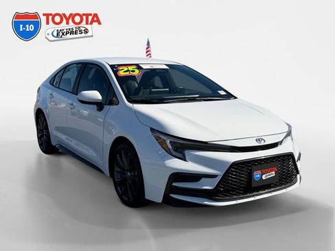 Certified 2025 Toyota Corolla SE w/ Convenience Package image 7