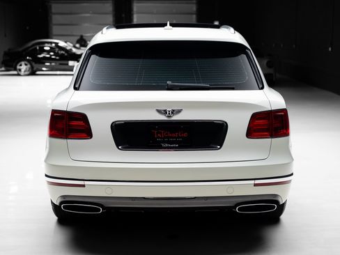 Used 2018 Bentley Bentayga AWD/4WD image 25