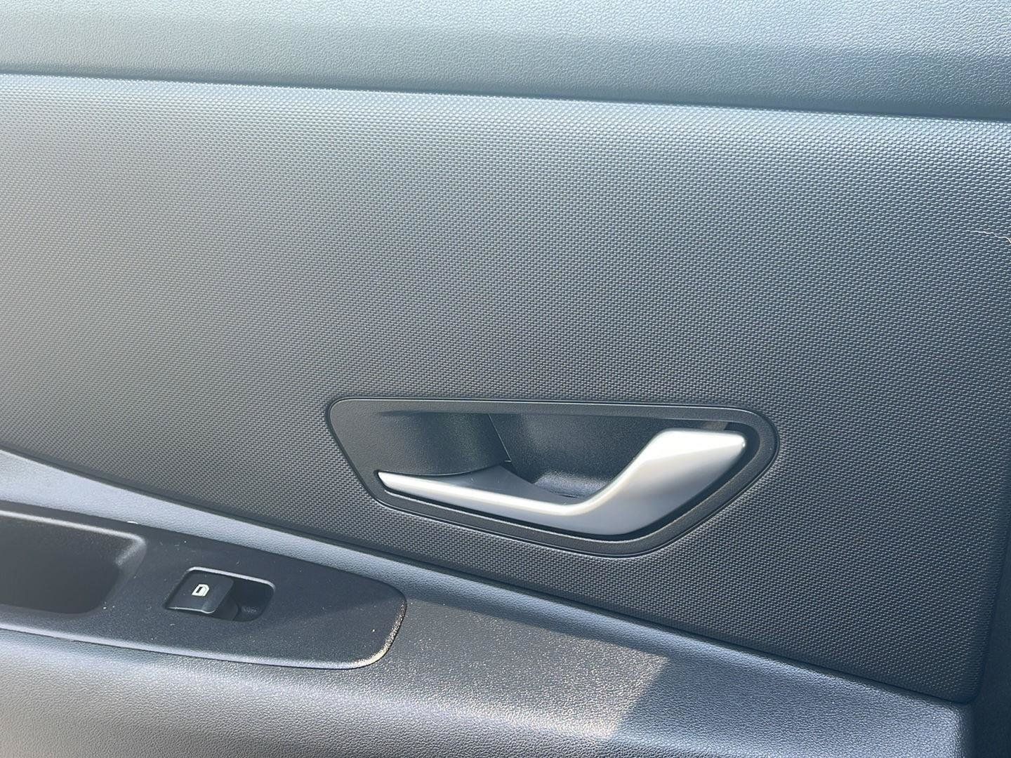 Certified 2024 Hyundai Elantra SEL FWD image 25