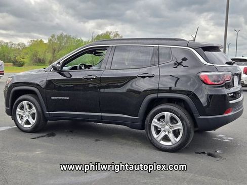 Used 2024 Jeep Compass Latitude AWD/4WD image 5