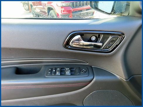 Used 2024 Dodge Durango GT image 13