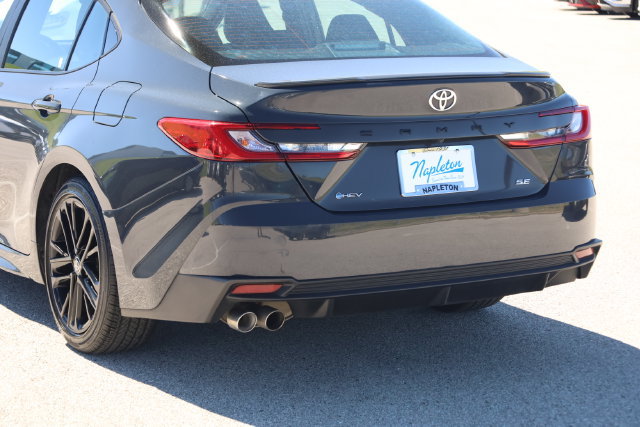 Used 2025 Toyota Camry SE FWD image 8
