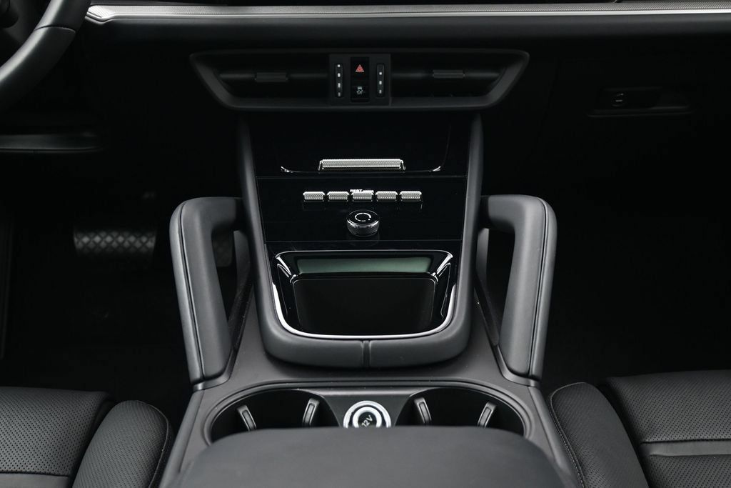 Certified 2026 Porsche Cayenne AWD/4WD image 10