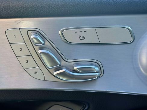 Used 2019 Mercedes-Benz GLC 300 4MATIC image 22