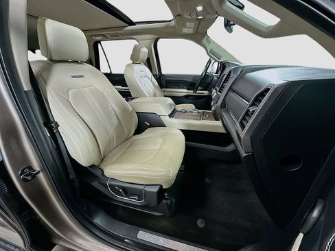 Used 2018 Ford Expedition Max Platinum AWD/4WD image 33