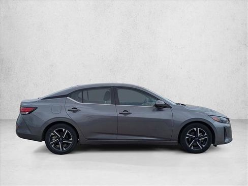 Used 2024 Nissan Sentra SV image 4