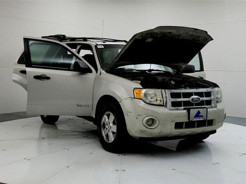 Used 2008 Ford Escape XLT image 10