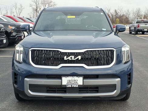 Used 2023 Kia Telluride EX w/ EX Captain's Chair Package image 35