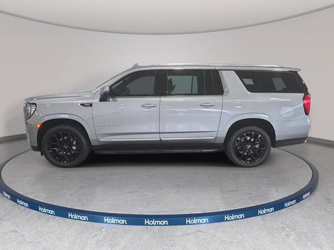 Used 2024 GMC Yukon XL Denali w/ Advanced Technology Package AWD/4WD image 9