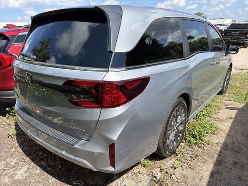 Used 2026 Honda Odyssey Touring image 9