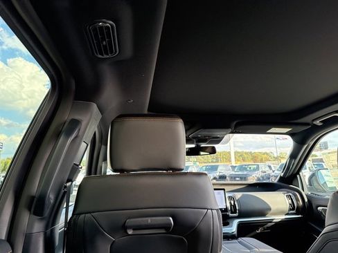 New 2025 Ford Expedition Tremor image 32