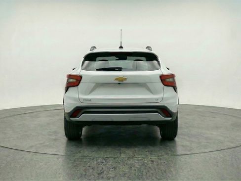 Used 2025 Chevrolet Trax LT w/ LT Convenience Package image 7