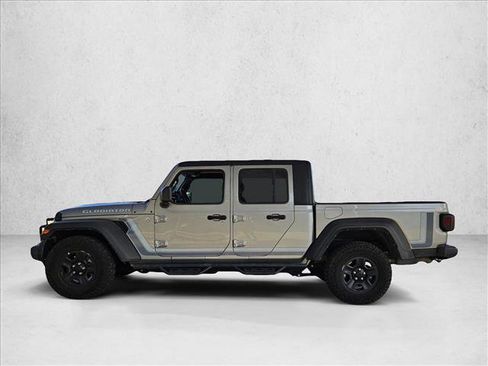 Used 2021 Jeep Gladiator Sport image 8