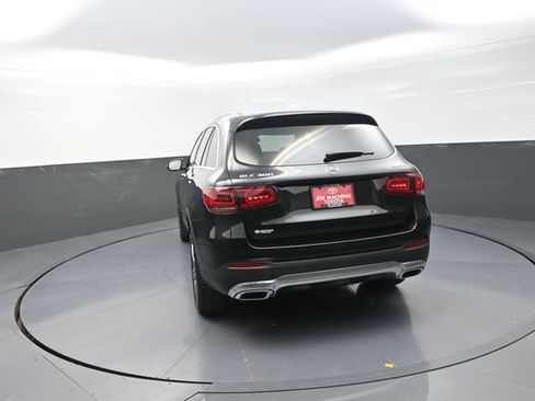 Used 2021 Mercedes-Benz GLC 300 4MATIC image 3