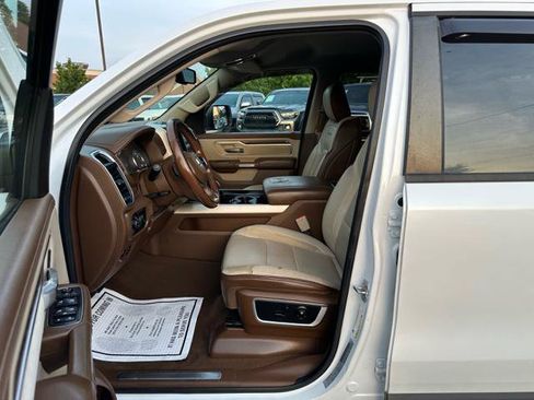 Used 2019 RAM 1500 Laramie AWD/4WD image 11