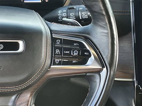 Used 2021 Jeep Grand Cherokee L Summit w/ Advanced Protech Group IV image 23