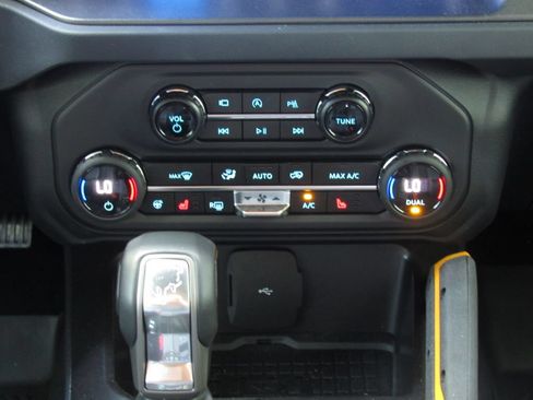 Used 2024 Ford Bronco Badlands AWD/4WD image 28