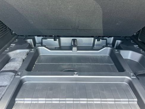 Used 2025 GMC Hummer EV 2X AWD/4WD image 28