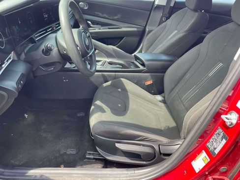 Used 2024 Hyundai Elantra SEL FWD image 11