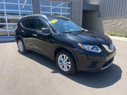 Used 2016 Nissan Rogue SV AWD/4WD image 3