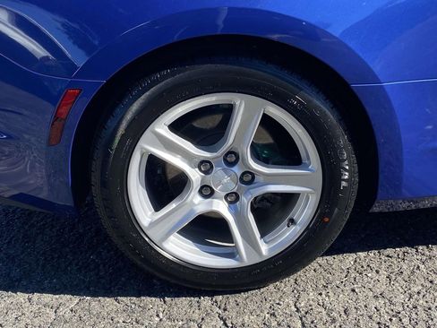 Used 2023 Chevrolet Camaro LT RWD image 8