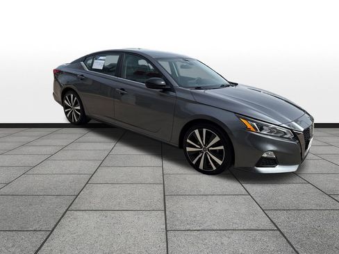 Used 2021 Nissan Altima 2.5 SR FWD image 7
