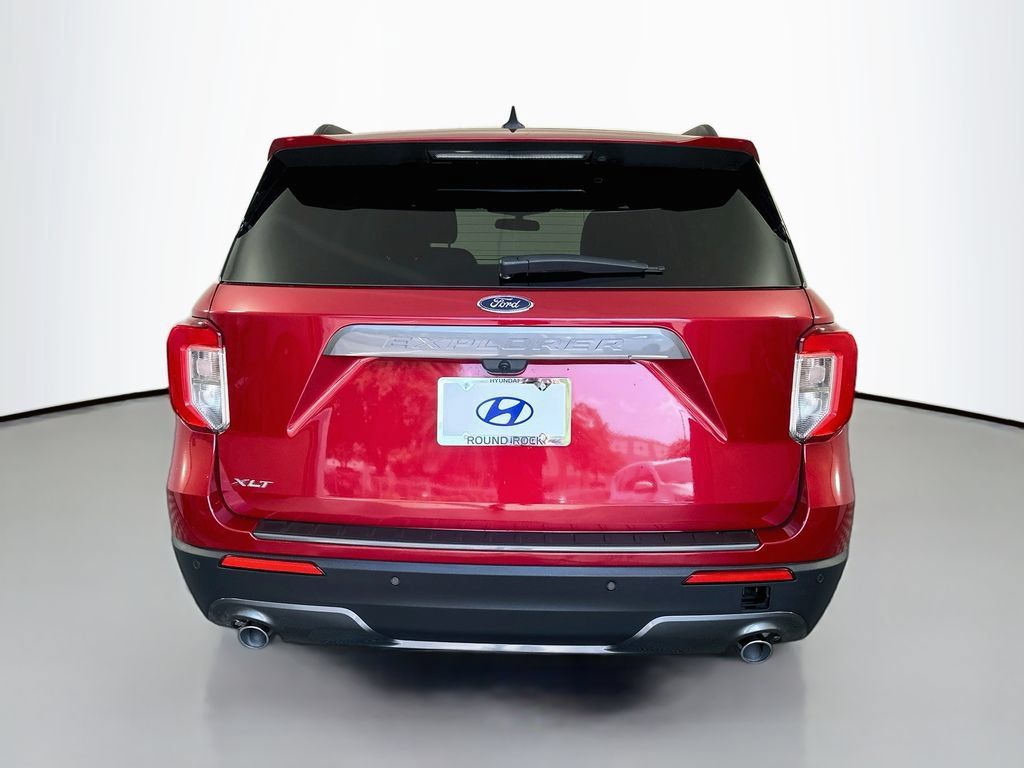 Used 2023 Ford Explorer XLT w/ Equipment Group 202A RWD image 6