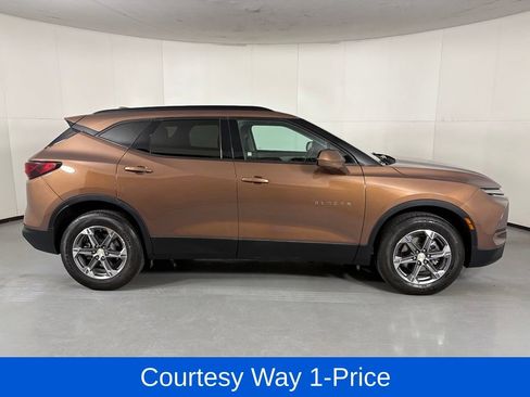 Used 2023 Chevrolet Blazer LT w/ Convenience Package FWD image 12