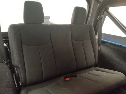 Used 2018 Jeep Wrangler Sport w/ Connectivity Group image 19