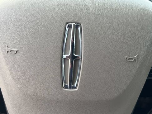 Used 2020 Lincoln Corsair AWD w/ Premium Package image 21