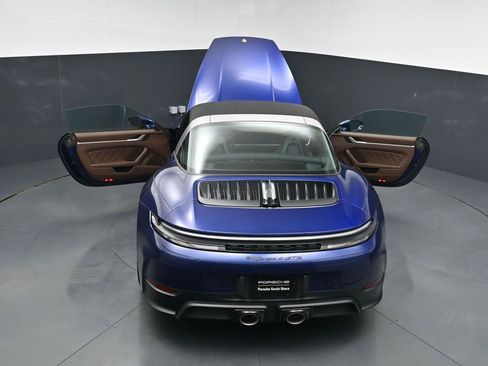 Certified 2025 Porsche 911 Targa 4 GTS AWD/4WD image 32