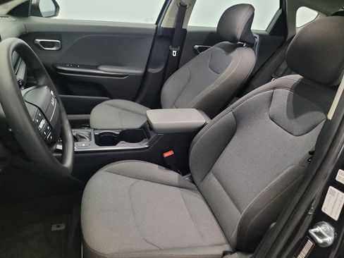 Used 2025 Kia K4 FWD image 17