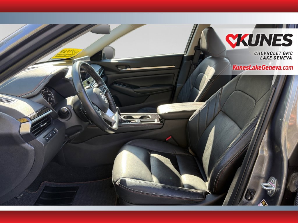 Used 2024 Nissan Altima 2.5 SR w/ SR Premium Package FWD image 19