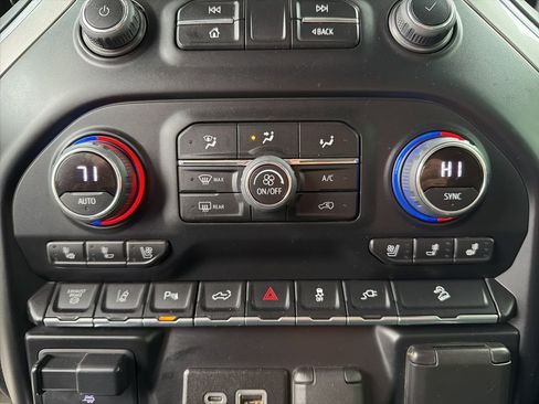 Used 2022 Chevrolet Silverado 2500 LTZ w/ LTZ Convenience Package AWD/4WD image 45