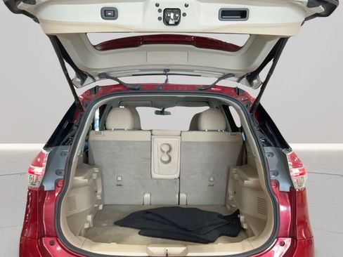 Used 2015 Nissan Rogue SV w/ SV Premium Package FWD image 31