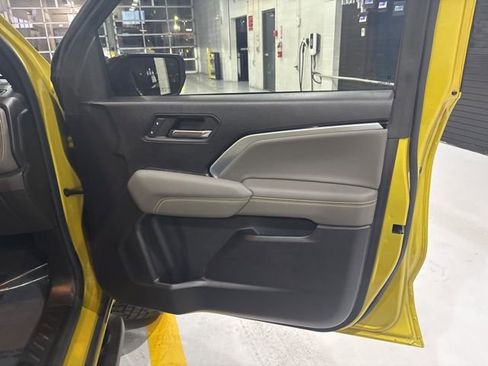 Used 2023 Chevrolet Colorado ZR2 w/ ZR2 Convenience Package III image 32