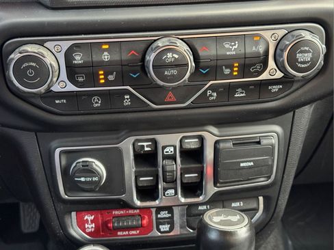 Used 2021 Jeep Wrangler Unlimited Rubicon AWD/4WD image 24