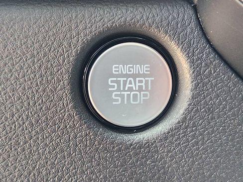 New 2027 Kia Carnival SX w/ Dark Edition Package FWD image 22