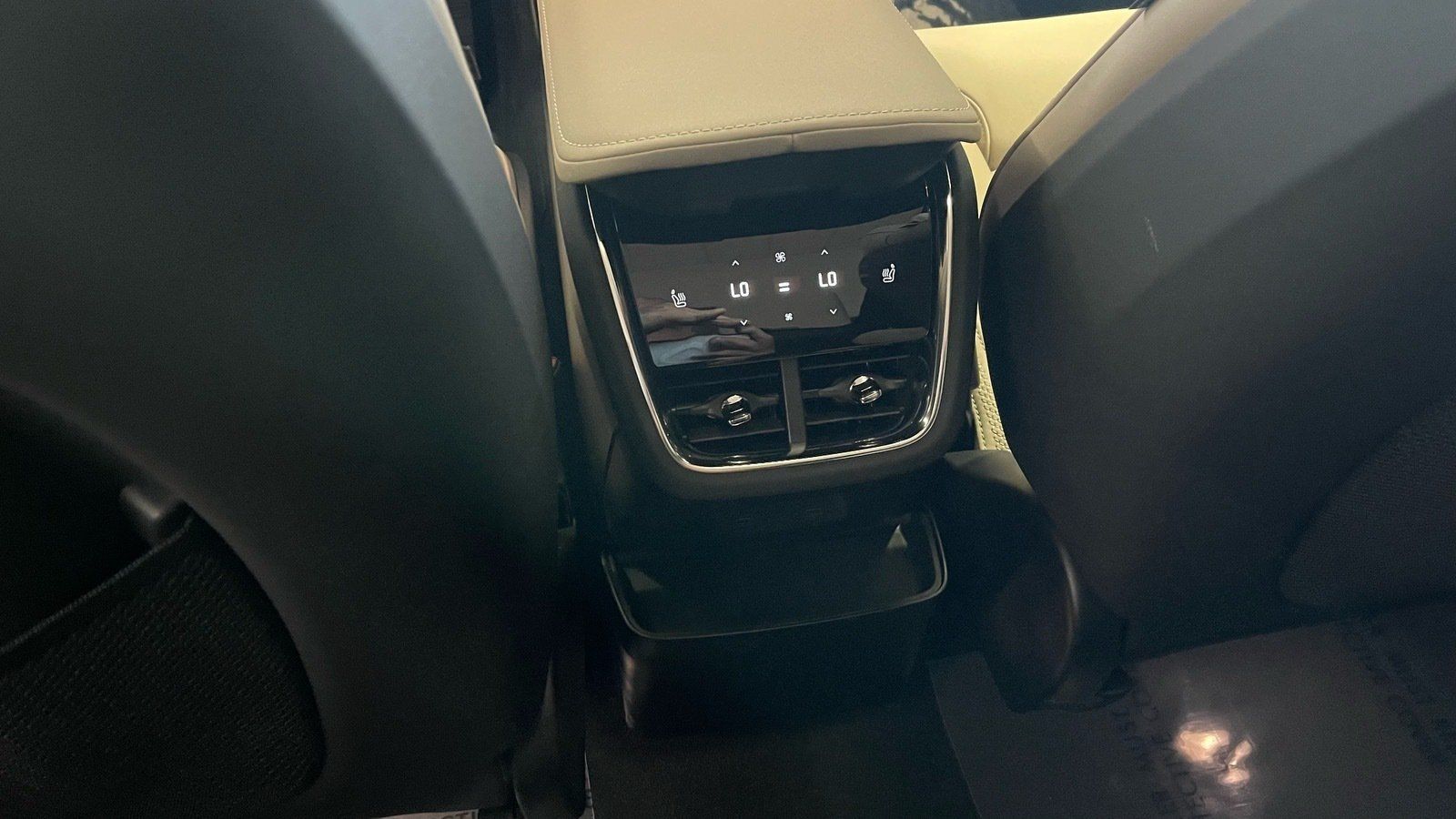 Used 2025 Volvo EX90 Ultra AWD/4WD image 30