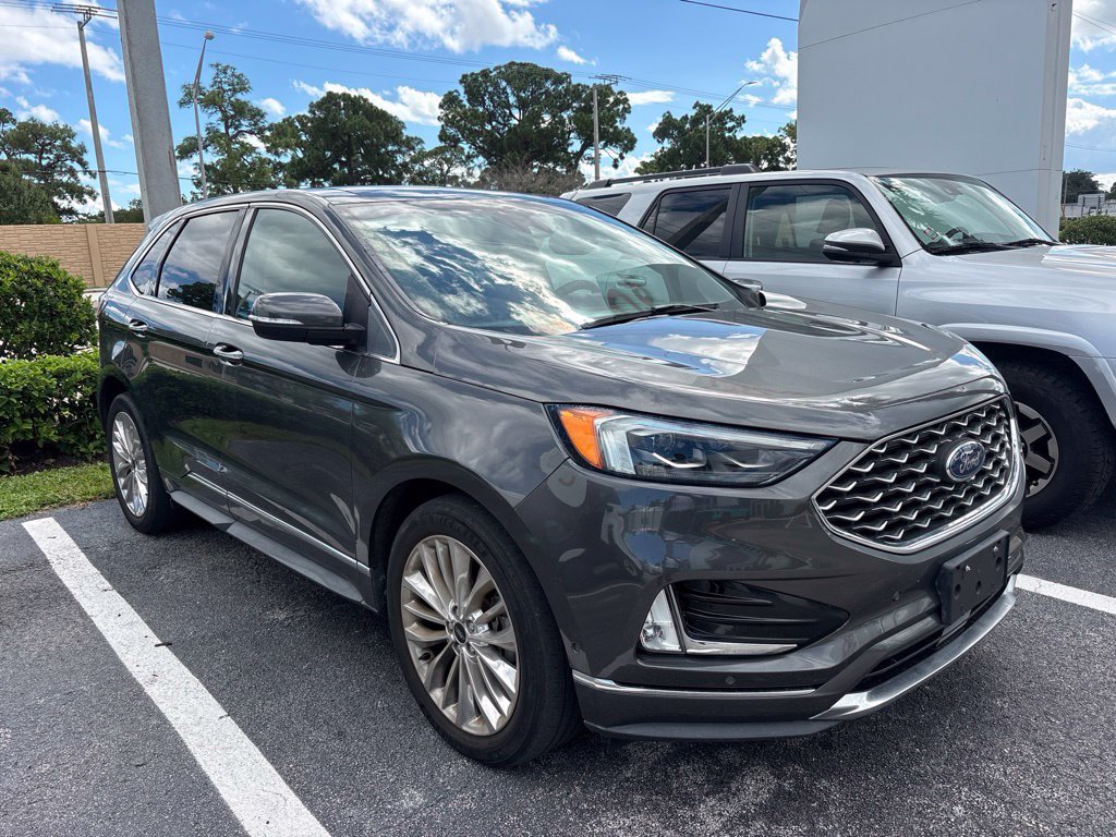 Used 2020 Ford Edge Titanium w/ Equipment Group 301A FWD image 2