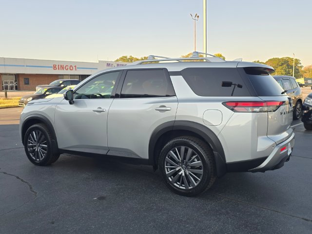 Certified 2024 Nissan Pathfinder SL w/ SL Premium Package AWD/4WD image 5